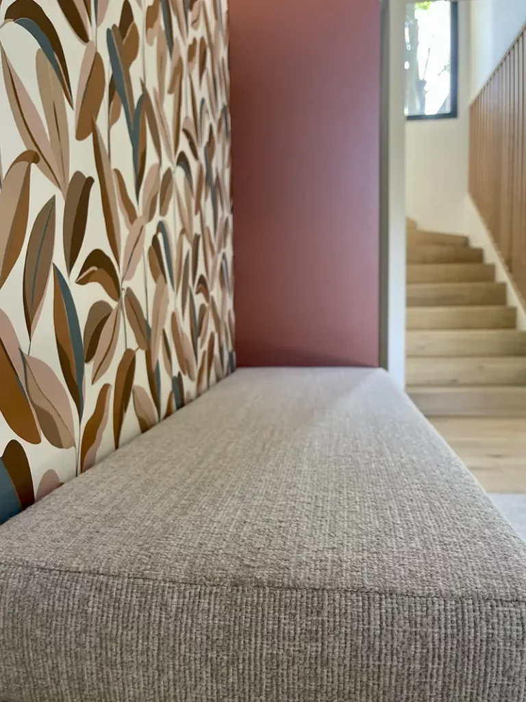 rénovation intérieure lyon, décoration intérieure lyon, installation banquette sur mesure lyon